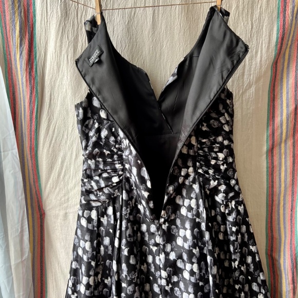 Adrianna Papell Fit and Flare Dress Size 12 - Picture 5 of 6